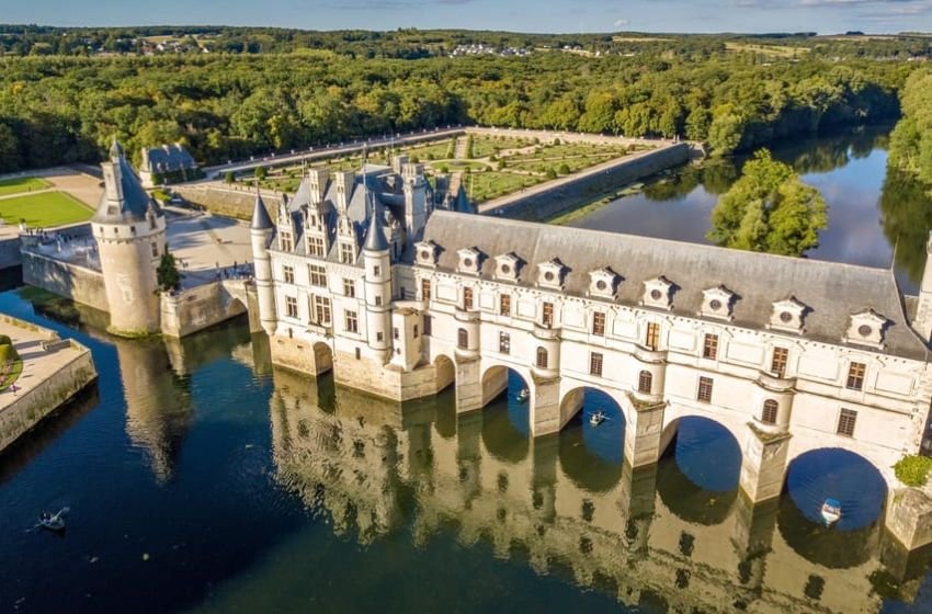 Castelo de Chenonceau, localizado na comuna de Chenonceaux, departamento de Indre-et-Loire, na região do rio Loire, a Sul de Chambord, na França.